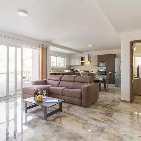 Palm Modern 200mt From Sea - Happy